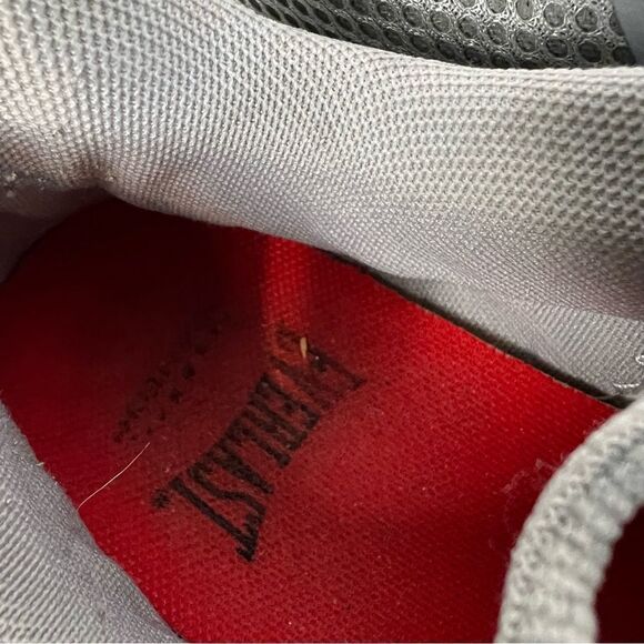 Everlast Grey and Red Running Sneakers - Picture 3 of 9